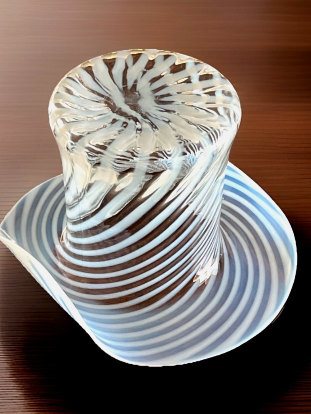 Vintage Fenton White Opalescent Swirl Stripe Art Glass Figural Top Hat Large - Picture 3 of 10